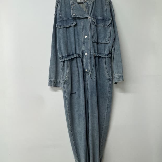 더일마  데님 점프수트(새제품)