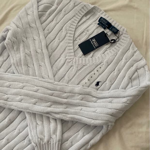 새상품 폴로 브이넥니트 S