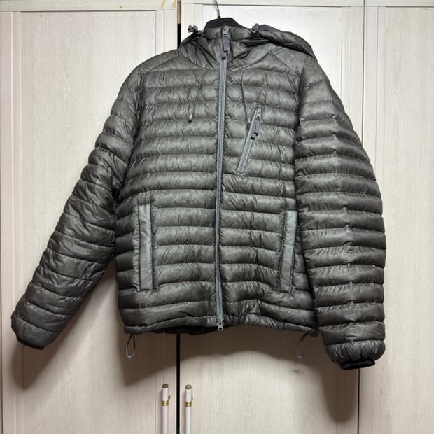 헤지스 구스다운 경량 패딩 M