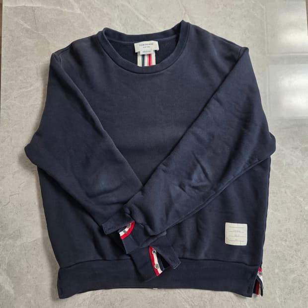 [정품] 톰브라운 백삼선 네이비 맨투맨