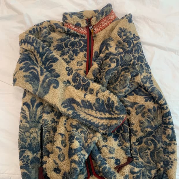 캐피탈 다마스크 후리스