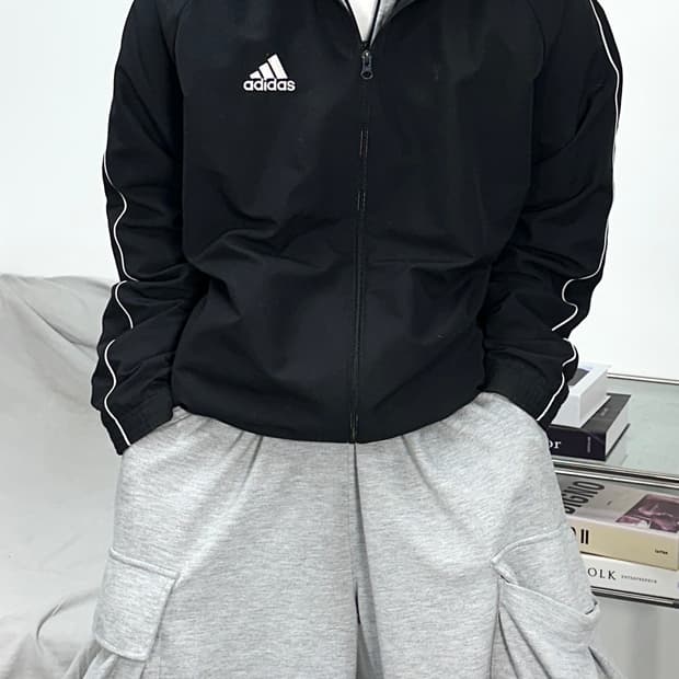 아디다스 블랙 화이트 파이핑 바람막이 L