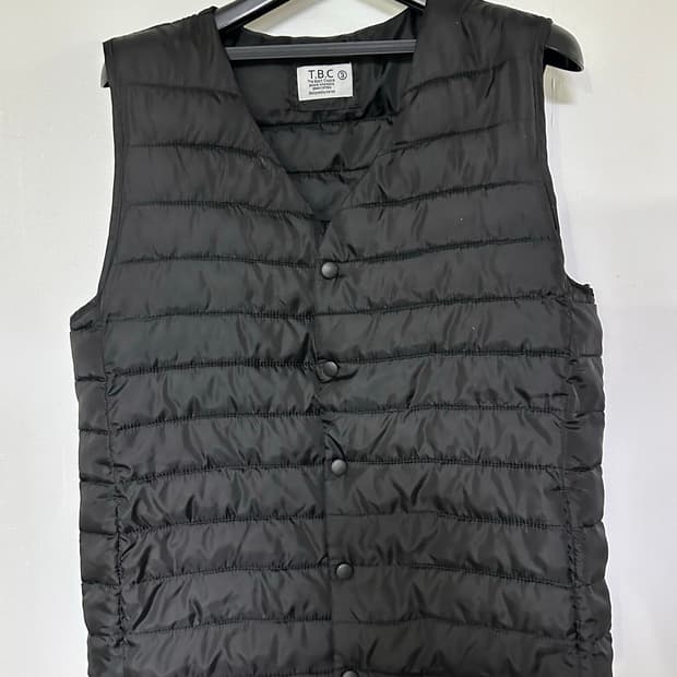 TBC 블랙 경량 패딩 조끼