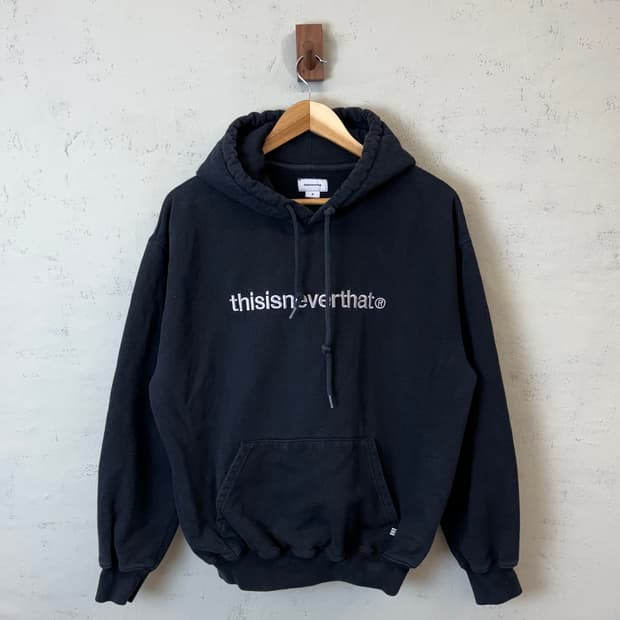 디스이즈네버댓 자수로고 후드티 블랙