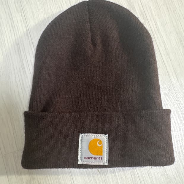 칼하트 고동색 비니