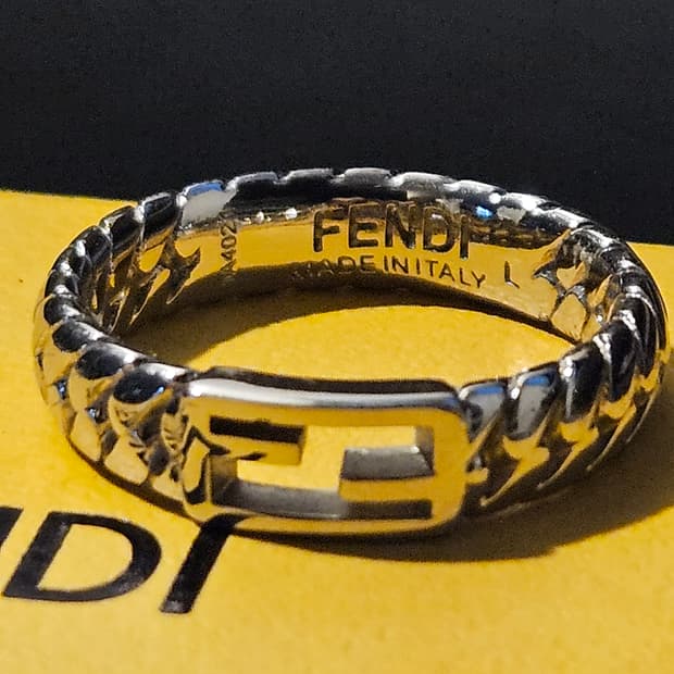 Fendi 반지