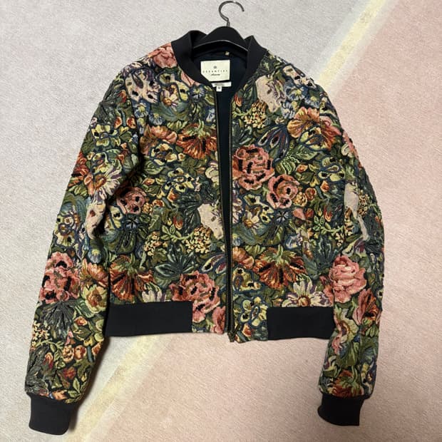 에센셜 플로랄자켓