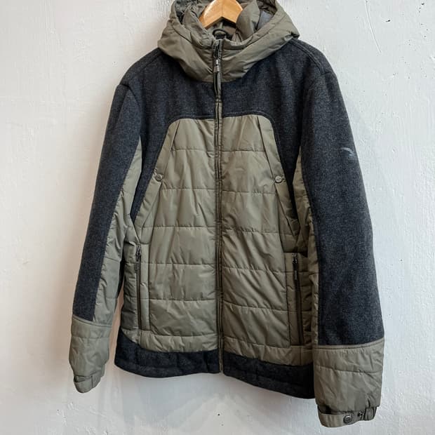 살레와 프리마로프트 울 니트 패딩