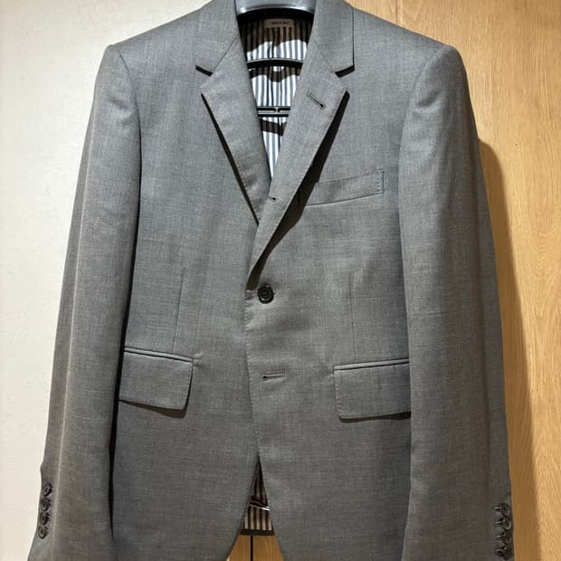 톰브라운 클래식 수트 0 사이즈 팝니다