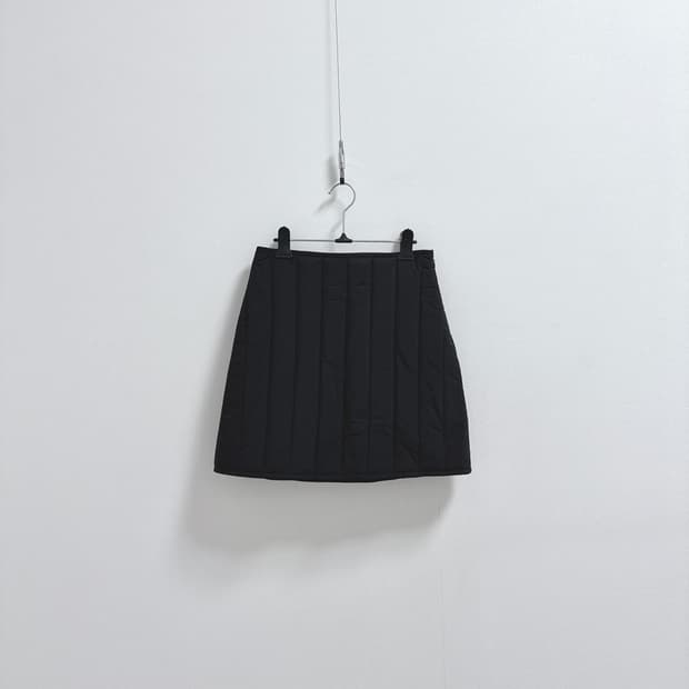 블랭크03 퀼팅 패디드 미니 스커트