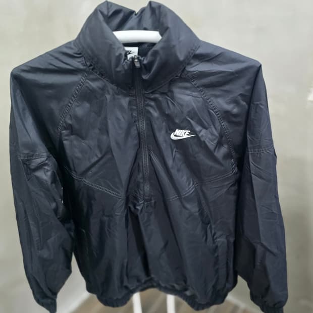 나이키.바람막이 L