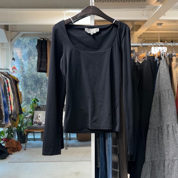 스포츠막스 스퀘어넥 나일론 롱슬리브