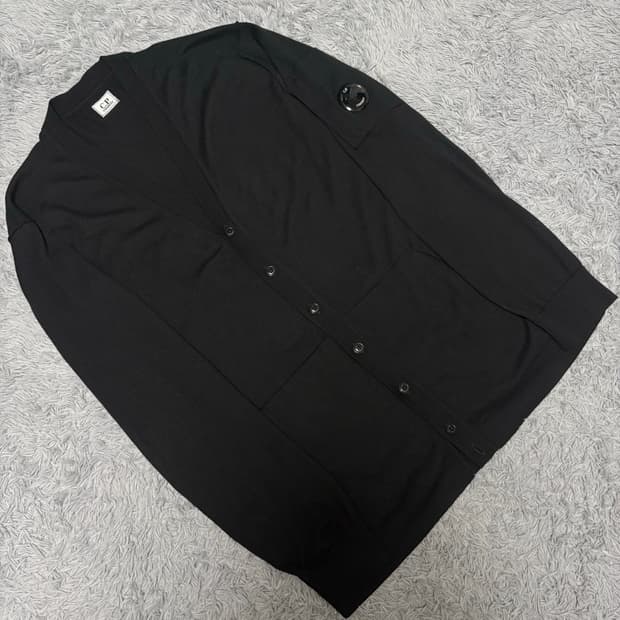 [새상품급] CP컴퍼니 렌즈 와펜 가디건