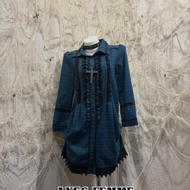 AXES FEMME Gothic lace antique one piece