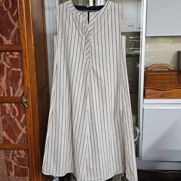 55)정품] 랑방컬렉션 스트라이프 민소매 원피스 (82-94-160)