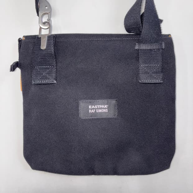 라프시몬스 이스트팩 상주곶감 크로스백