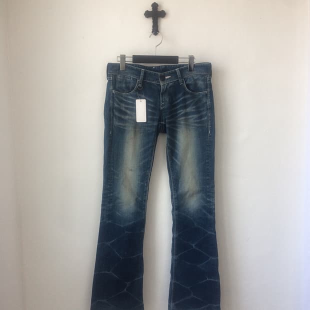 Washing denim pants