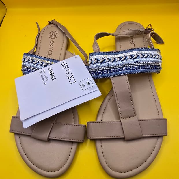 에스마라 비즈 샌들 40 (250~255) 미사용