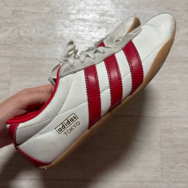 [제니 착용] 아디다스 도쿄 오프 화이트 베러 스칼렛 240