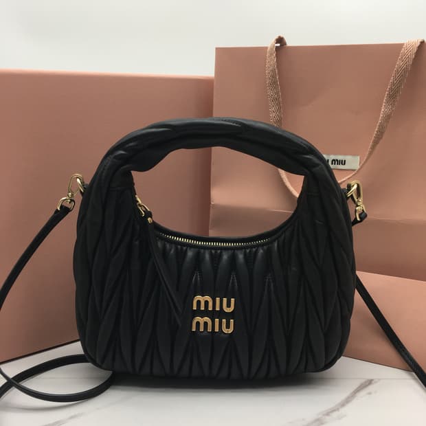 미우미우 마테라쎄