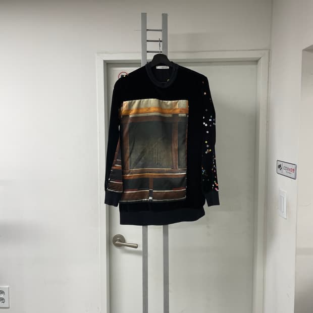 지방시 벨벳 맨투맨 XS