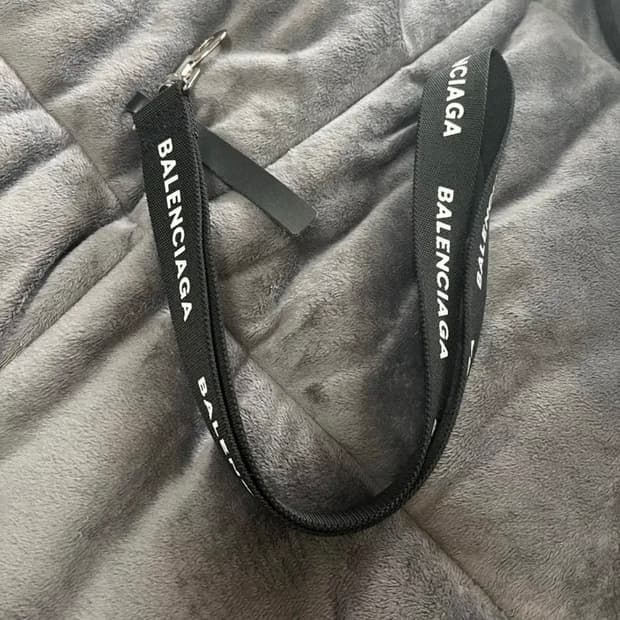 Balenciaga 후크스트랩