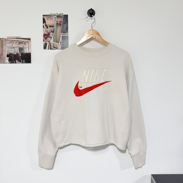 [L] 나이키 NSW 빅스우시 맨투맨