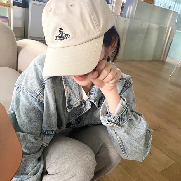 [아이브 레이] 비비안웨스트우드 로고 볼캡 야구모자 베이지