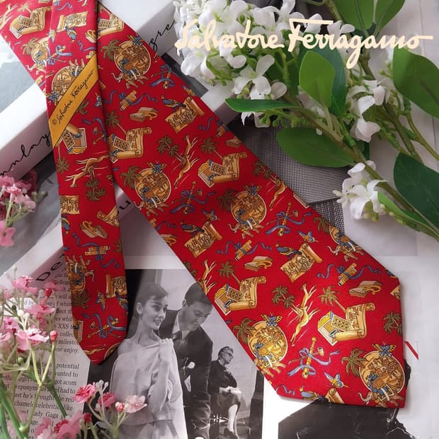 살바토레 페라가모 실크판타지 패턴 넥타이 9.4cm A+등급 K2273