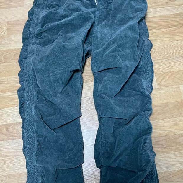 카락터 Built mild pants Mint