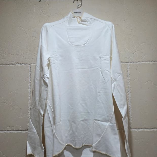 강혁 하이넥 티셔츠