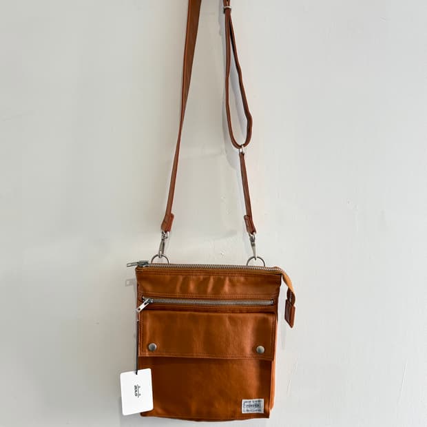 Poter 가죽 카멜 숄더백