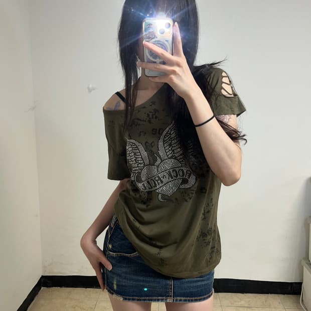 00's Y2K Heart cubic tee