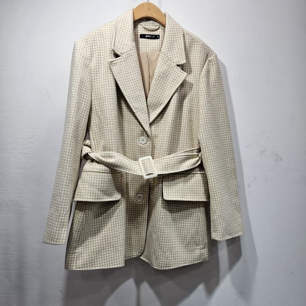 유럽브랜드 Gina tricot 체크 벨트 자켓