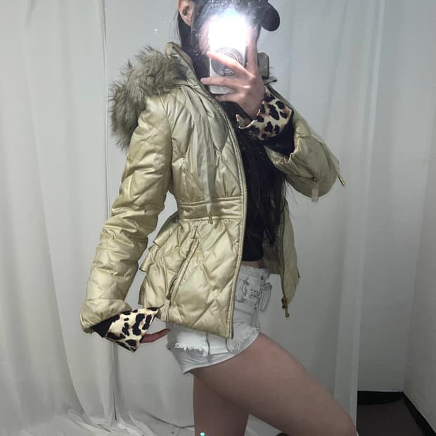 juicycouture 베이지 갸루 글로시 패딩