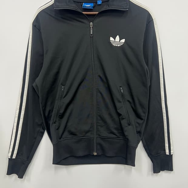 아디다스 블랙 트랙탑 