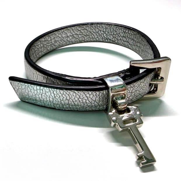 미우미우 마드라스 팔찌