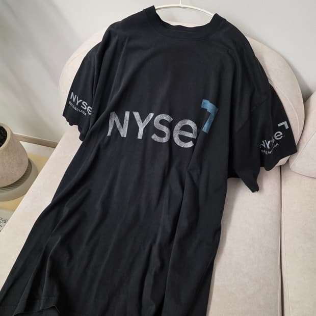 [4]발렌시아가 nyse 한정판 오버사이즈 블랙 티셔츠