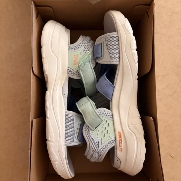 테바 자이믹 샌들 240 새상품 여성