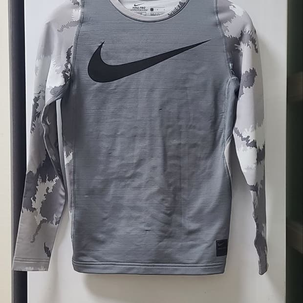 나이키 프로 하이퍼웜 상하의 세트 그레이 카모 패턴