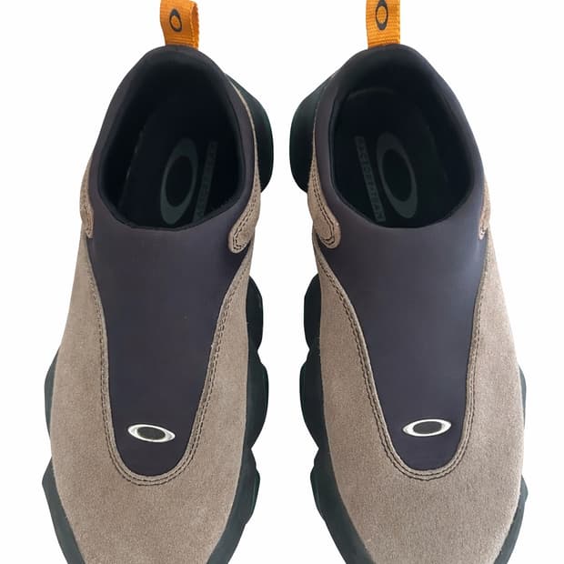 오클리 팩토리 팀 x 브레인 데드 스웨이드 플래시 토프