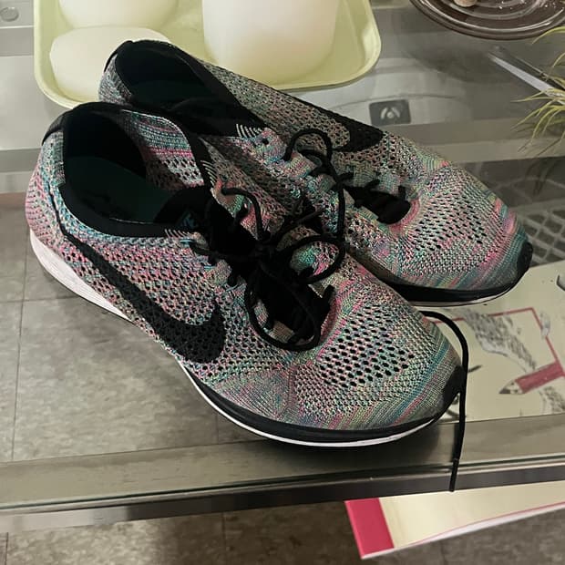 나이키 플라이니트 레이서 285