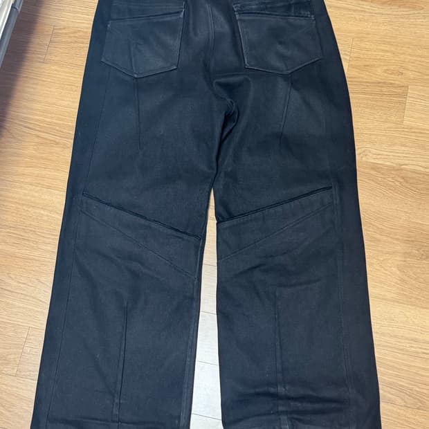 Xlim ep.7 01 trouser 