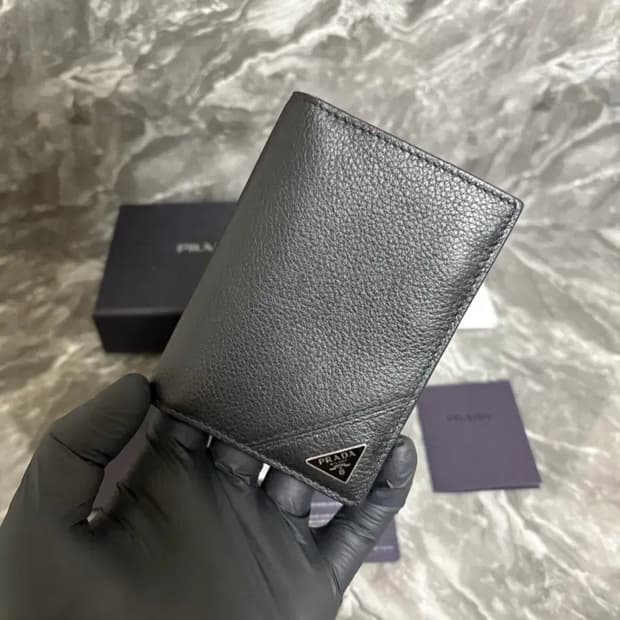 [새상품급/신형] 프라다 트라이앵글 삼각로고 오거나이저 카드지갑