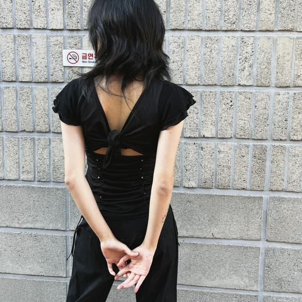 오즈온 백 오픈 디테일 져지 탑