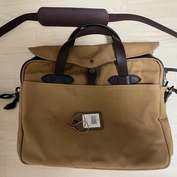 필슨 FILSON 256 브리프케이스 탄