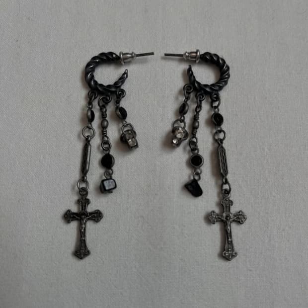 Fuga Archive Cross Layered Piercing