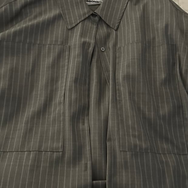 Ribbonbit 셔츠입니다 