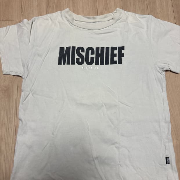 미스치프 반팔티