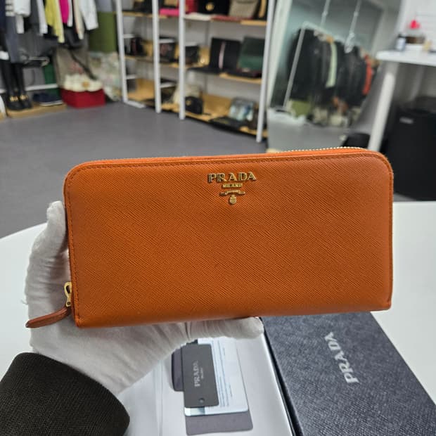 [50%세일] 프라다 지퍼 장지갑